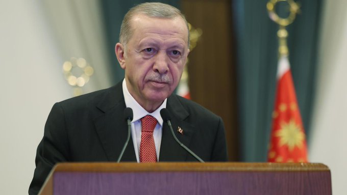Yeni Anayasa Sempozyumu’nda konuşan Cumhurbaşkanı Erdoğan, muhalefete bir çağrı yaptı.