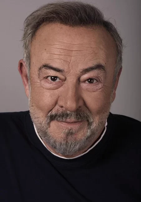 Bir süredir akciğer kanseriyle mücadele eden oyuncu Mehmet Ulay, 81