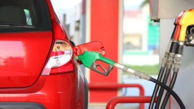 Çarşamba gününden itibaren geçerli olmak üzere benzine 1,15 TL indirim