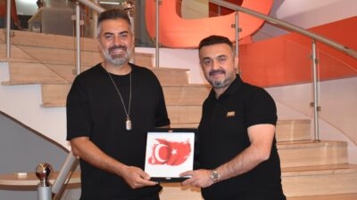 Sunucu ve Müzisyen Turgay Başyayla Kanal 3 Yönetim Kurulu Başkanı