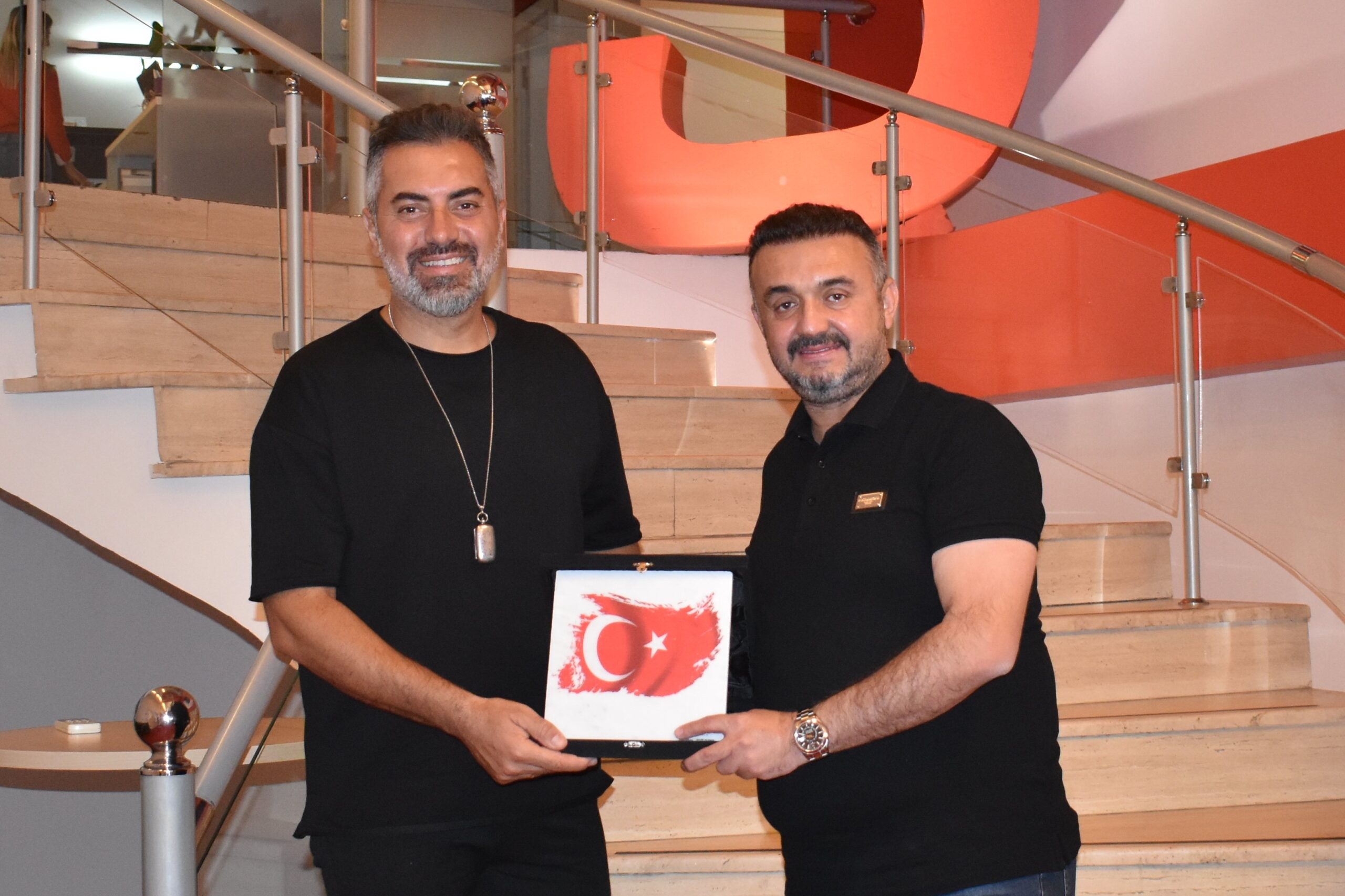 Sunucu ve Müzisyen Turgay Başyayla Kanal 3 Yönetim Kurulu Başkanı
