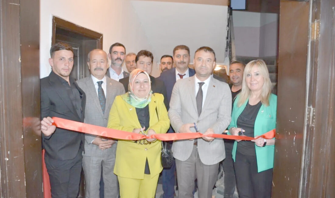 MHP Bolvadin İlçe Başkanlığı’nın yeni hizmet binası dualarla açıldı. Açılış