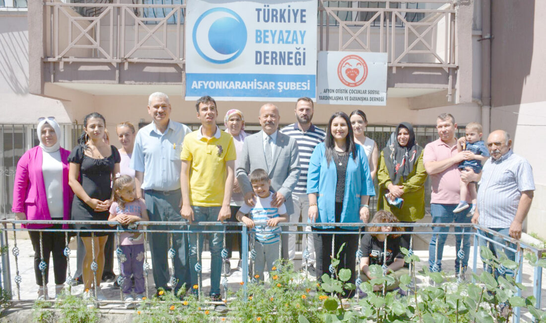 Milliyetçi Hareket Partisi MYK Üyesi ve Afyonkarahisar Milletvekili Mehmet Taytak,