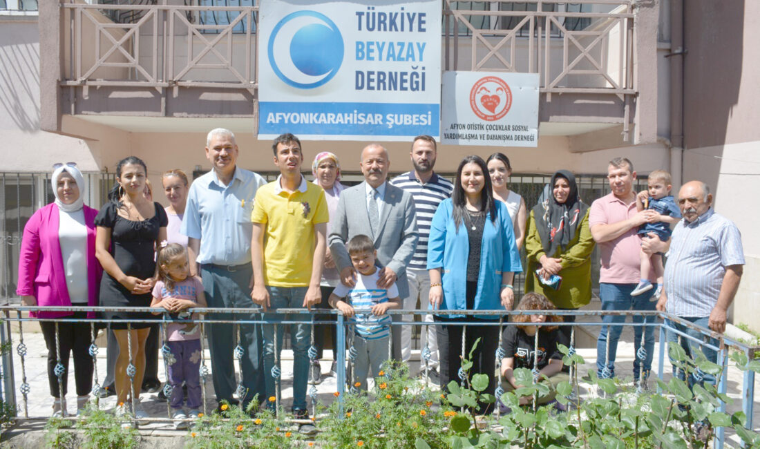 Milliyetçi Hareket Partisi MYK Üyesi ve Afyonkarahisar Milletvekili Mehmet Taytak,