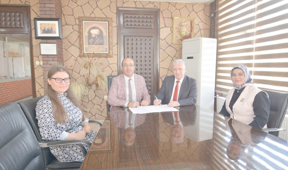 Sandıklı Belediye Başkanı Dr. Mustafa Çöl ve Sandıklı Meslek Yüksekokulu