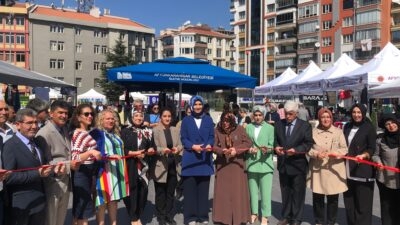 Afyonkarahisar Belediyesi ve Kent Konseyi iş birliğiyle düzenlenen Marifetli Hanımlar