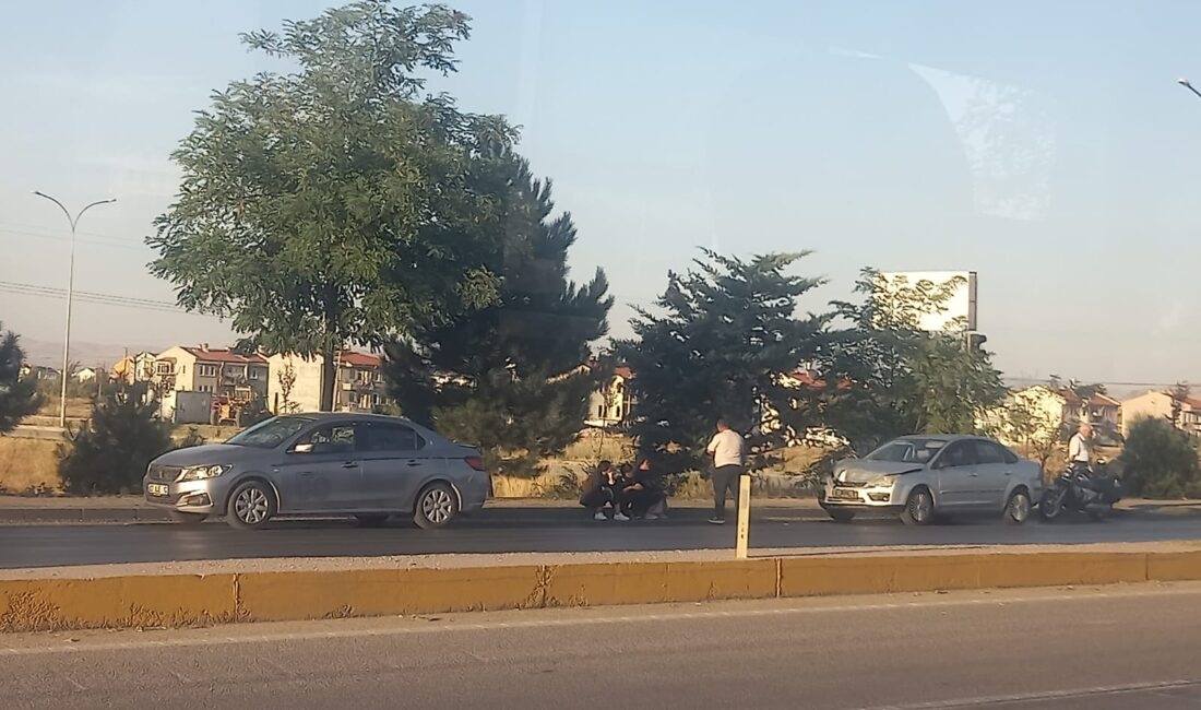 Maddi hasarlı kaza! Afyonkarahisar’da maddi hasarlı kaza meydana geldi. Otogar kavşağı üzerindeki ana