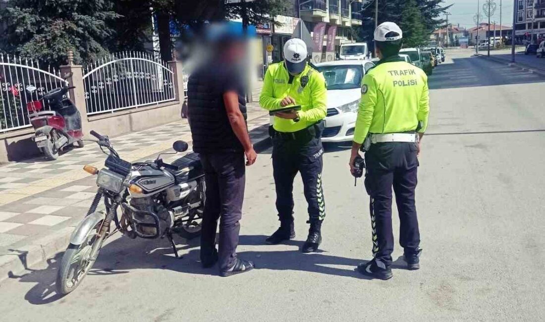 AFYONKARAHİSAR' DA GÜVENLİK GÜÇLERİNDEN TARAFINDAN 'MOTORSİKLET' SÜRÜCÜLERİNE YÖNELİK YAPILAN DENETİMDE