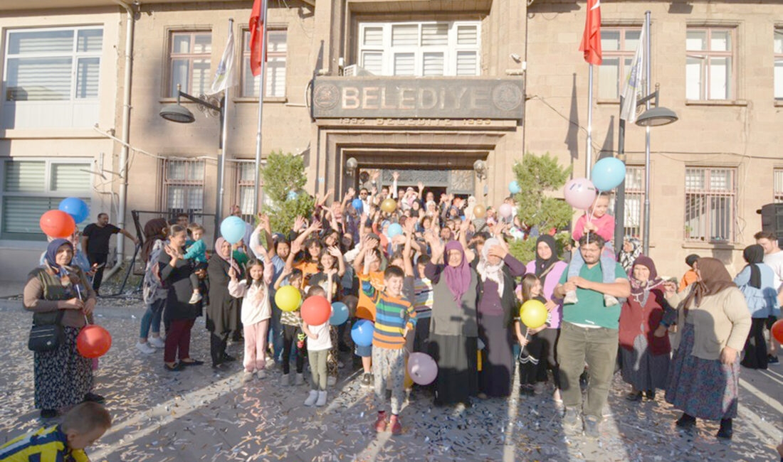 Sandıklı ilçesinde SMA Hastası Azra bebek, Belediye Başkanı Dr. Mustafa
