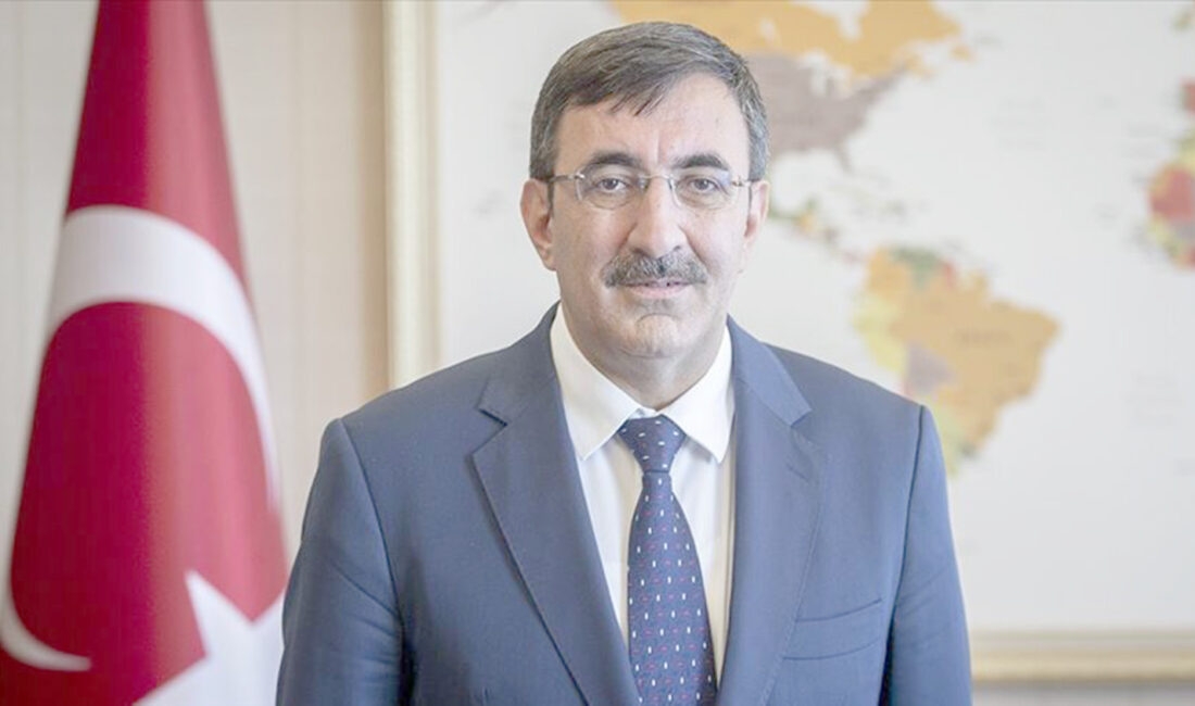 Yılmaz emekli maaşlarına zam noktasında tarih verdi Cumhurbaşkanı Yardımcısı Cevdet Yılmaz, katıldığı bir televizyon kanalında gündemdeki gelişmeler
