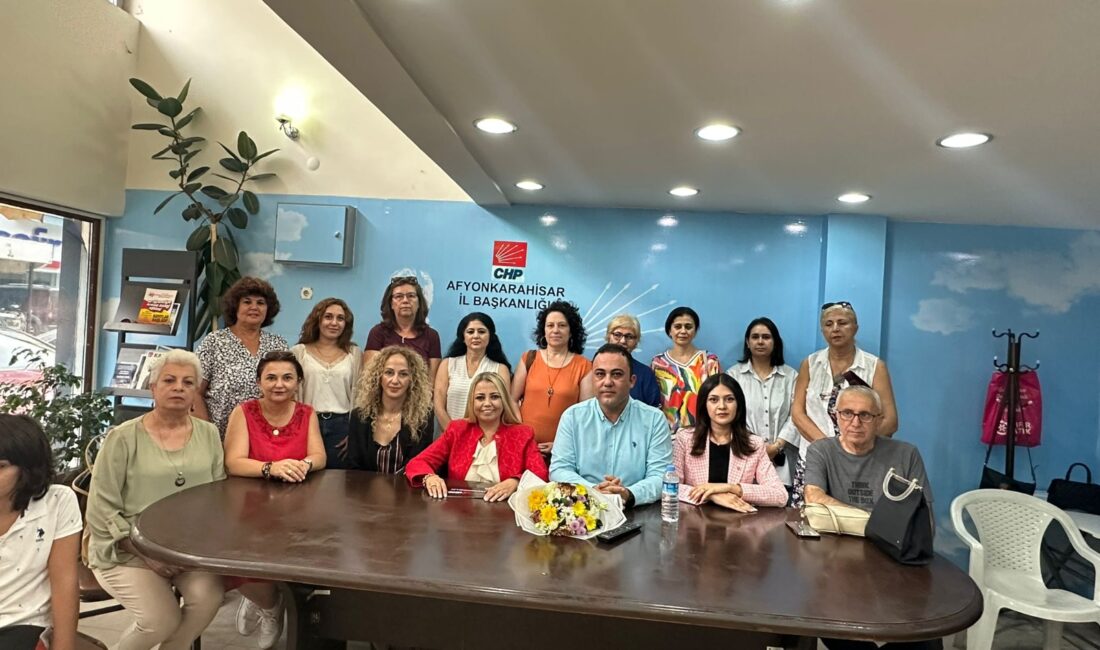 Cumhuriyet Halk Partisi İl Kadın Kolları Başkanı Emsal Gedikkaya, yaptığı