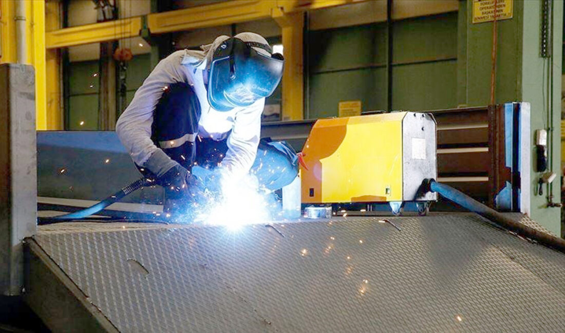 Buna göre, firma sayıları bakımından, toptan ve perakende ticaret, motorlu