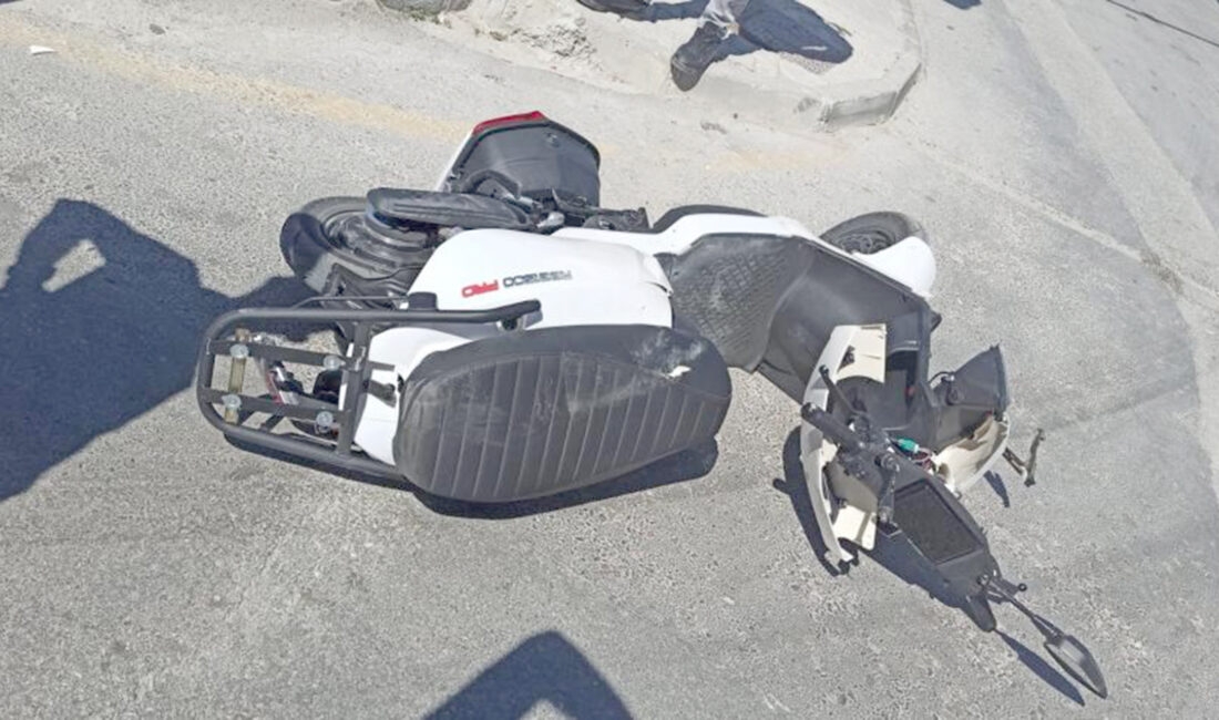 Konya’nın Karapınar ilçesinde kamyonet ile elektrikli bisikletin çarpışması sonucu meydana