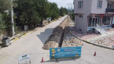 Sinanpaşa Belediye Başkanı Erdal Karaman, Sinanpaşa ilçesinde doğalgaz çalışmalarının devam