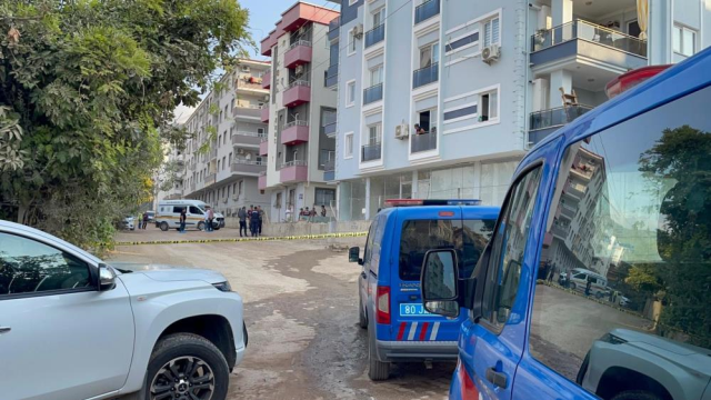 Osmaniye İl Jandarma Komutanlığı ekipleri, uyuşturucu sattığı öne sürülen bir