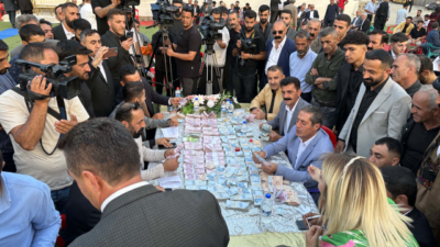 Tıvorlu İsmail olarak bilinen fenomen şarkıcı İsmail Aşkan’ın oğlu Mazlum