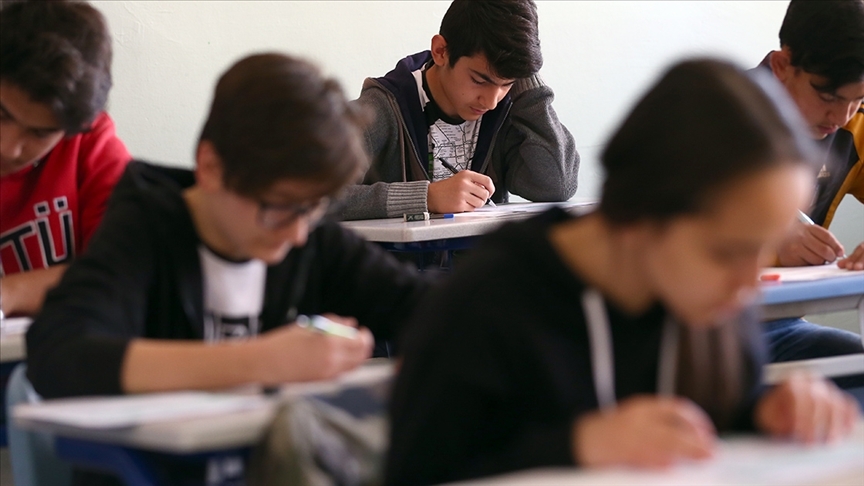 Bakanlık tarafından, ortaokul 6. sınıf Türkçe ve matematik dersleri için