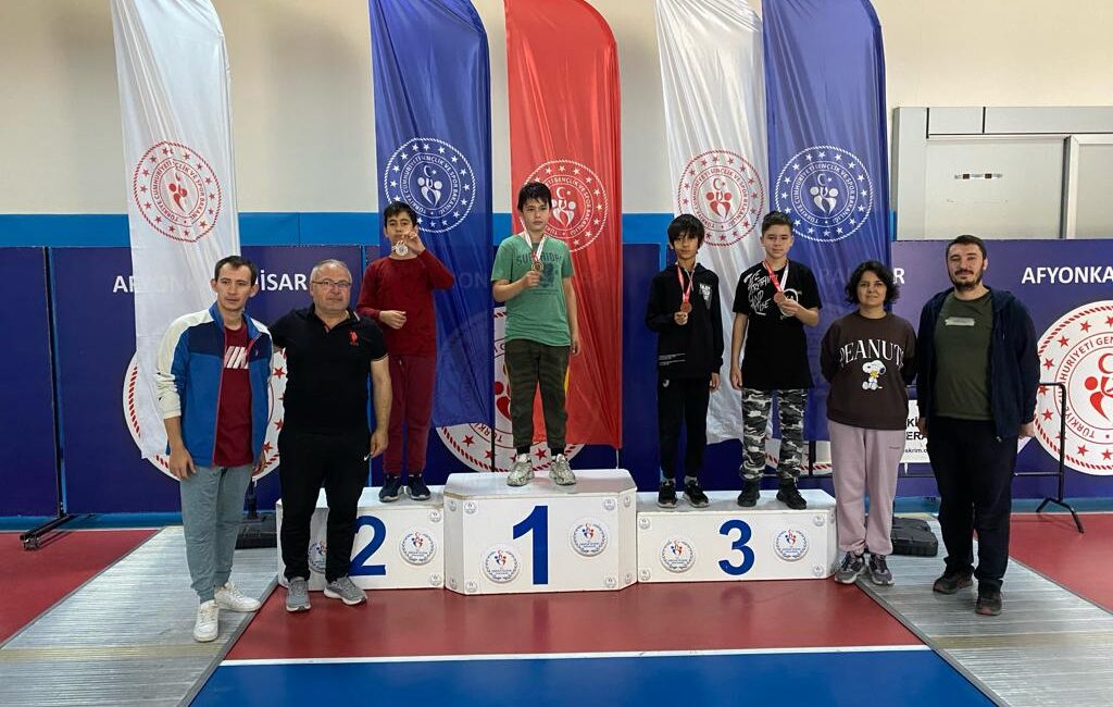 Afyonkarahisar Amatör Spor Haftası kapsamında tenis, Taekwondo, eskrim, Geleneksel Türk