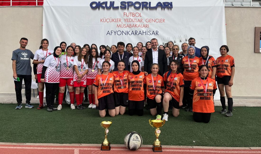 Afyonkarahisar’da Okul Sporları Genç Kızlar kategorisinde Şuhut Zafer Anadolu Lisesi