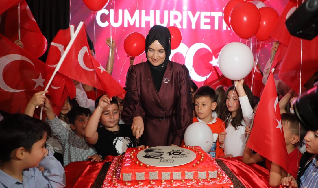  29 Ekim Cumhuriyet Bayramı Kabul Töreni’nde konuşan Vali Kübra Güran