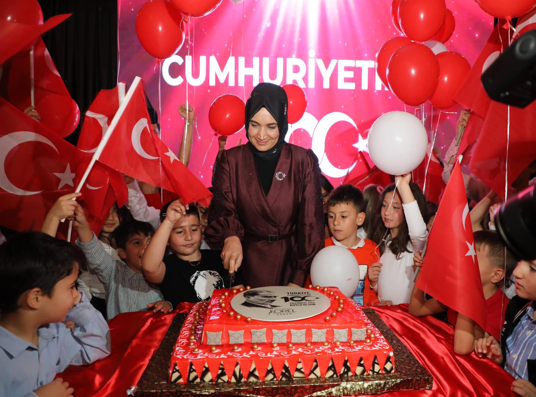  29 Ekim Cumhuriyet Bayramı Kabul Töreni’nde konuşan Vali Kübra Güran