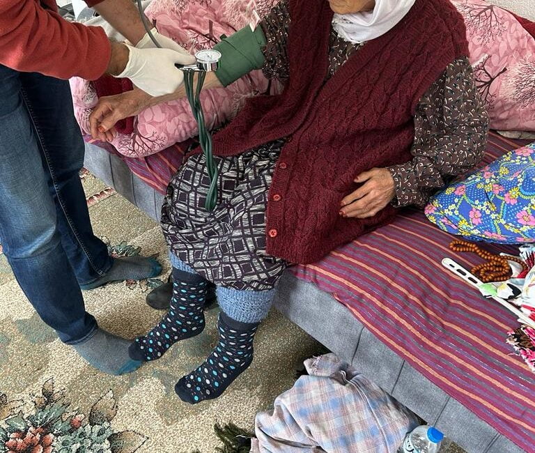 İl Sağlık Müdürlüğü’ne bağlı ESH ekipleri, Afyonkarahisar genelinde 100 yaşında