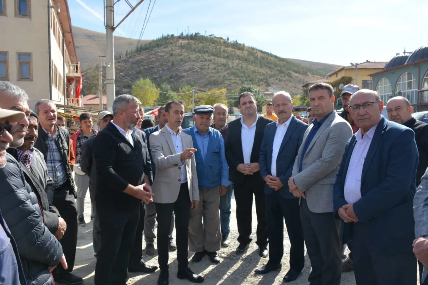 MHP Afyonkarahisar Milletvekili Mehmet Taytak, Şuhut İlçesine bağlı Balçıkhisar Köyünün
