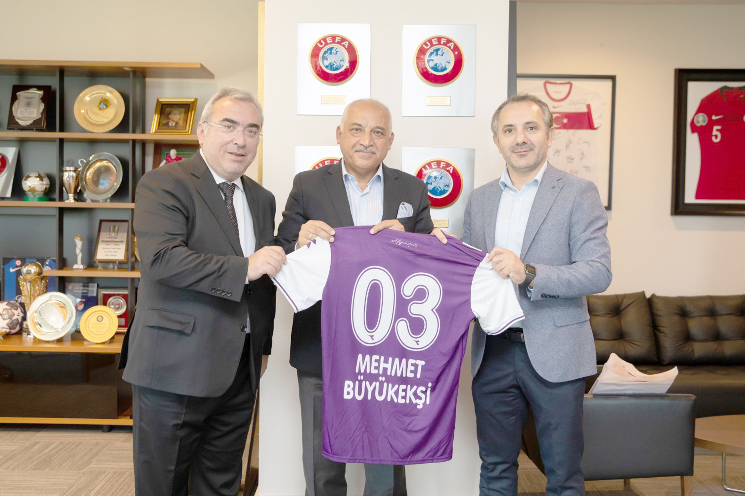 Afyonkarahisar’ın TFF 2.Lig Beyaz Grup’taki temsilcisi HES İlaç Afyonspor’un Kulüp