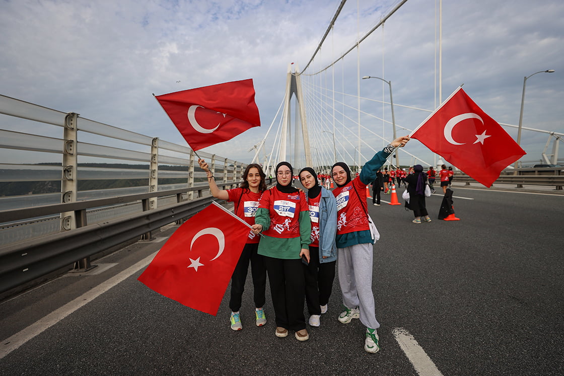 Cumhuriyet’in kuruluşunun 100. yılı dolayısıyla “100. Yıl Cumhuriyet Kadınları Koşusu”