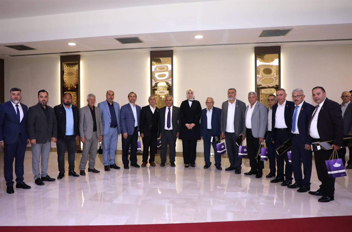 Muhtarlar Günü dolayısıyla düzenlenen programda konuşan Belediye Başkanı Mehmet Zeybek,