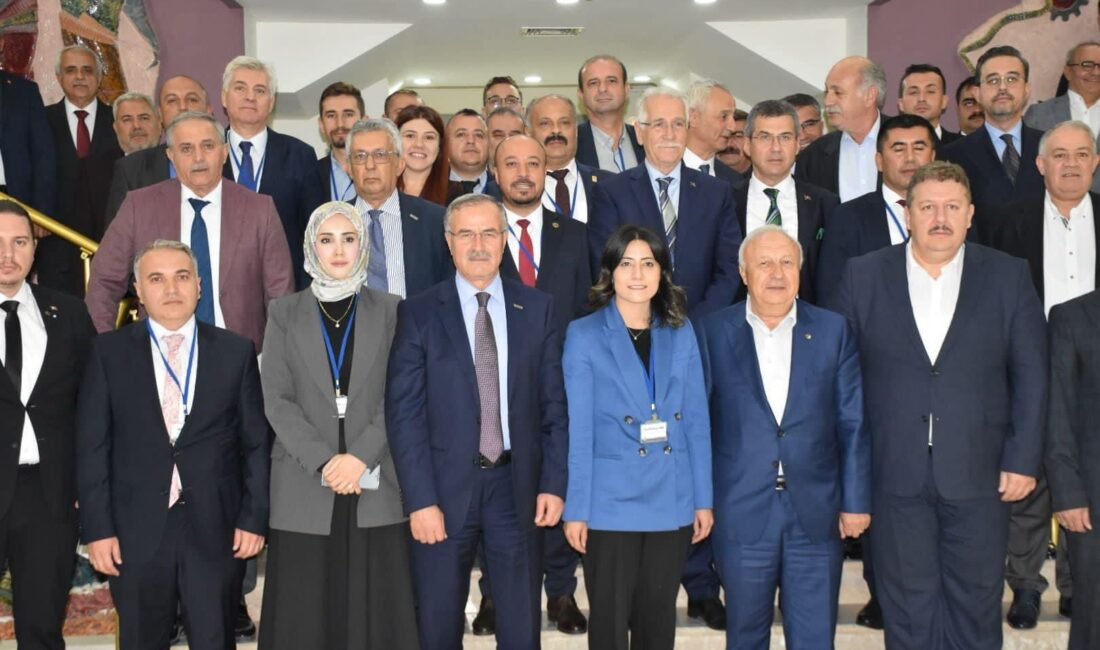 Denizli’de düzenlenen OSB Ege Bölge Toplantısı’na katılan Dazkırı Belediye Başkanı