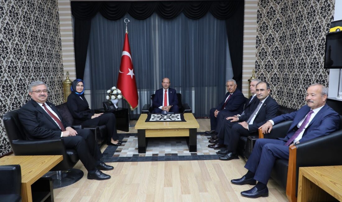Belediye Başkanı Mehmet Zeybek’i ziyaret eden KKTC Cumhurbaşkanı Ersin Tatar,