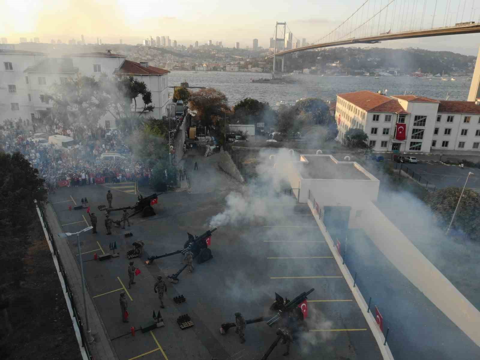 Cumhuriyet’in 100’üncü yılı dolayısıyla Kara Kuvvetleri Komutanlığı 101 pare top