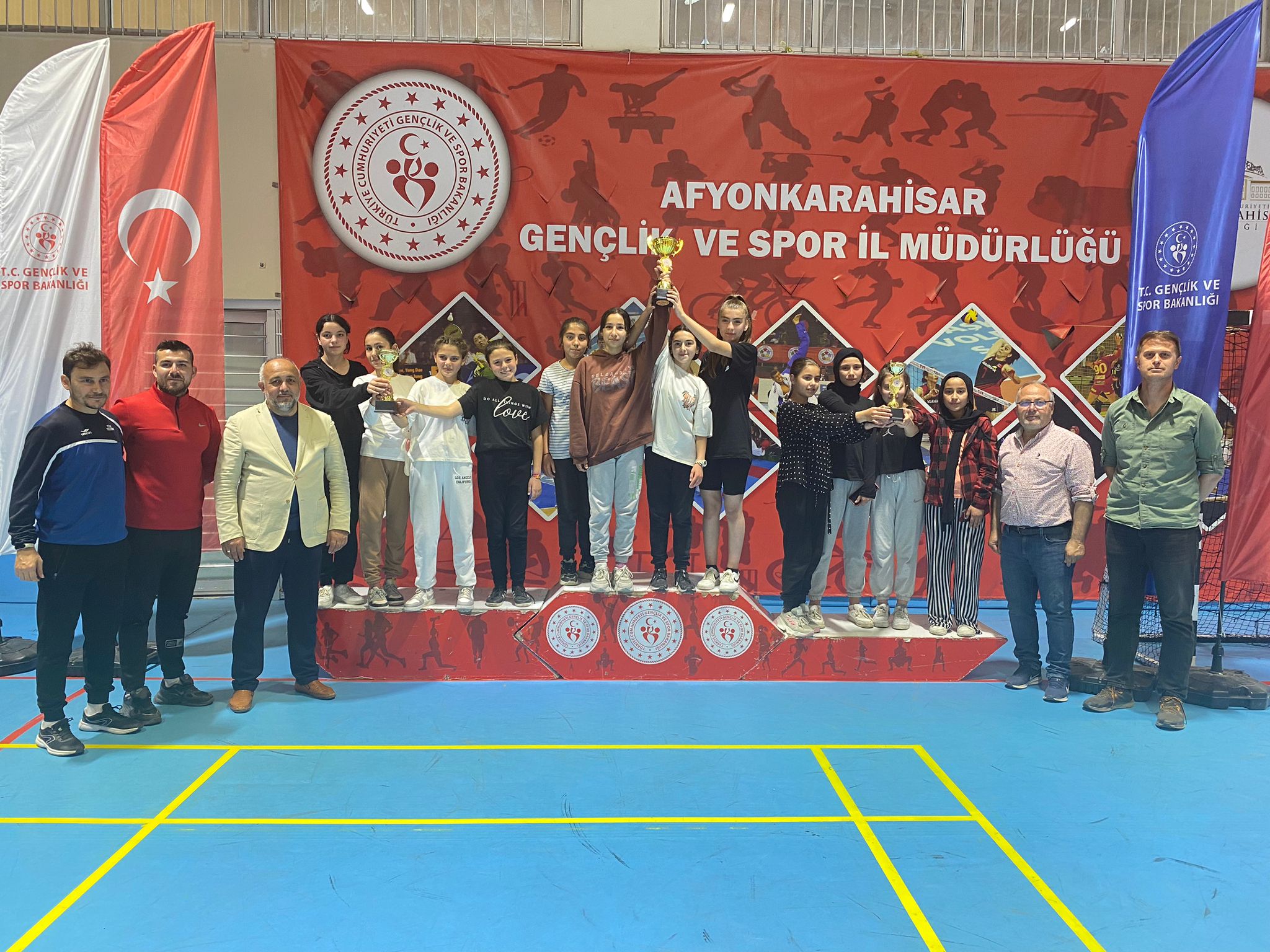 Cumhuriyetin 100. Yılı Badminton Turnuvası 70 sporcunun katılımıyla sona erdi.