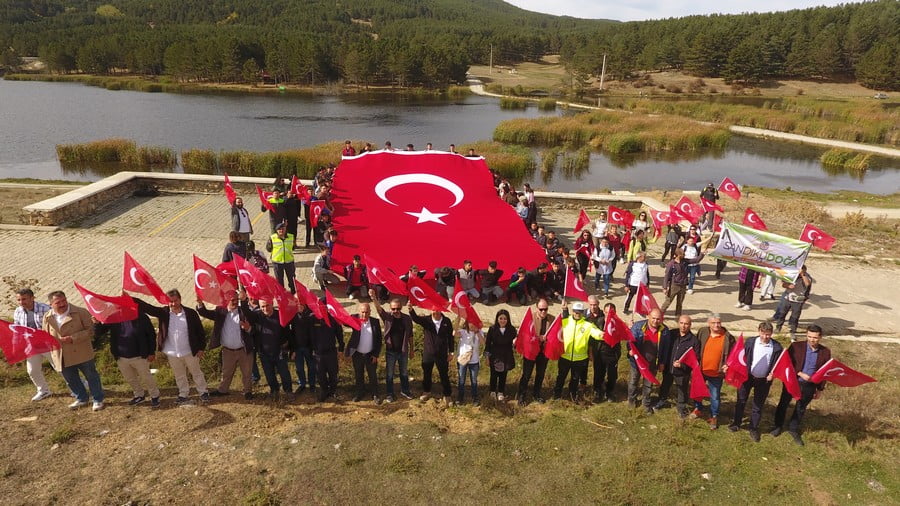 Sandıklı ilçesinde Akdağ Tabiat Parkı’nda Cumhuriyetin 100.yılının kutlaması yapıldı. Sandıklı