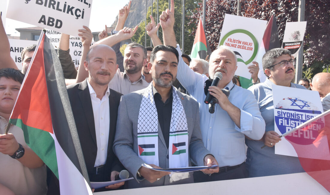 Afyonkarahisar’da Gazze’ye İsrail’in saldırılarına tepki için çeşitli sivil toplum kuruluşlarının