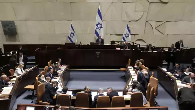 Kudüs’te yükselen siren seslerinin ardından Knesset’teki (İsrail meclisi) oturuma ara