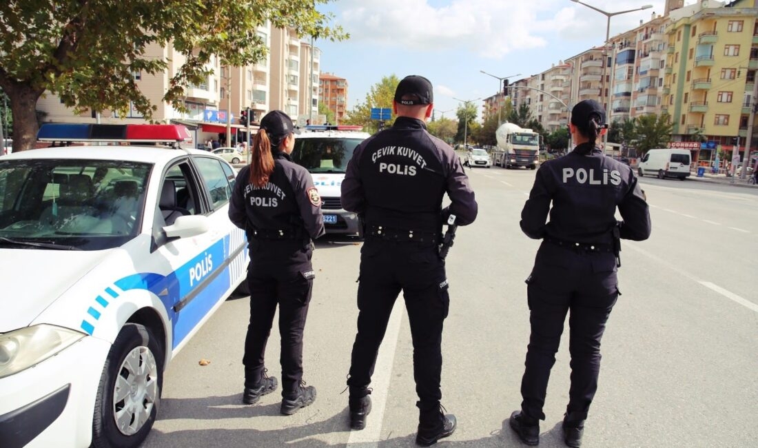 Afyonkarahisar’da güvenlik güçleri tarafından yapılan ‘şok’ denetimde 2 araç sürücüsüne