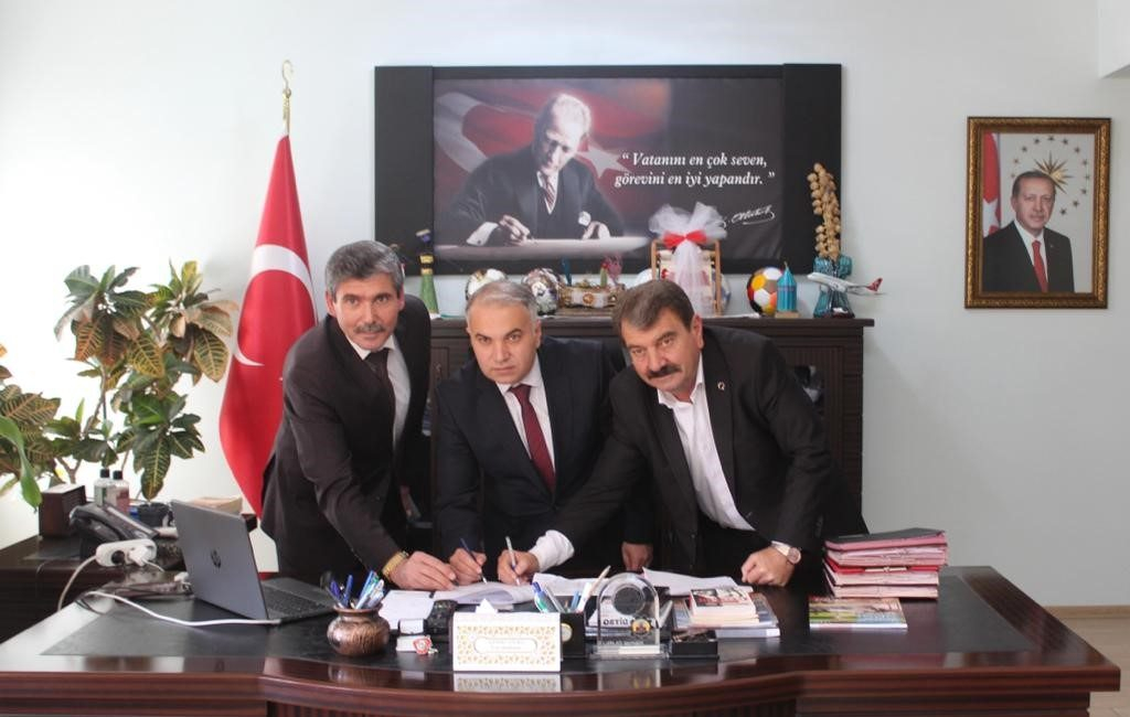 Afyonkarahisar’ın Dinar ilçesinde öğrencilerin akademik başarılarını arttırmak amacıyla Birlikte Başaralım