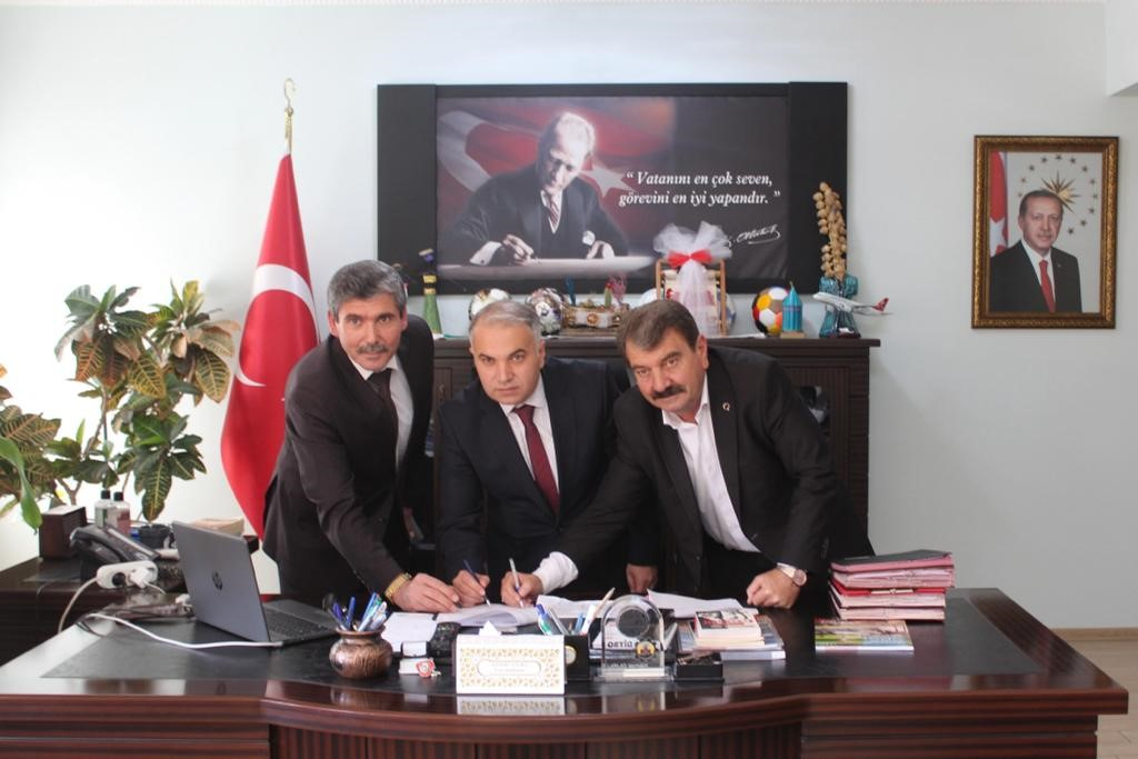 Afyonkarahisar’ın Dinar ilçesinde öğrencilerin akademik başarılarını arttırmak amacıyla Birlikte Başaralım