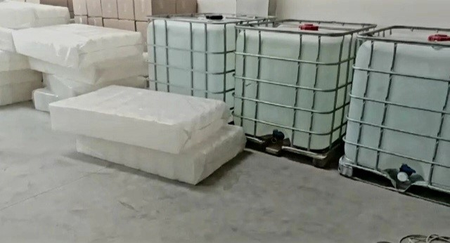 Tekirdağ’da polisin düzenlediği operasyonda işyerinde 12 ton etil alkol ele
