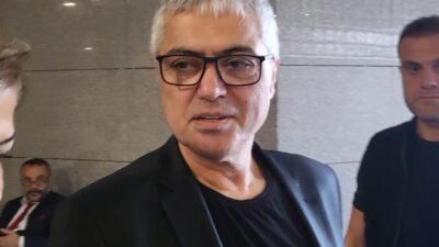 Doğum günü partisinde tanıştığı kişiyi sanatçı arkadaşlarına hakaret ettiği iddiasıyla