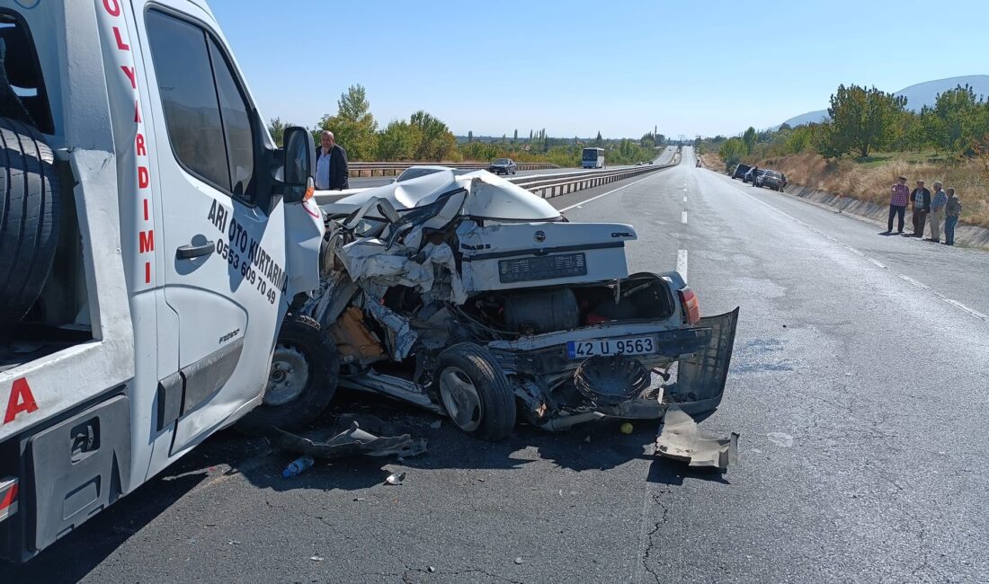 Konya’nın Akşehir ilçesinde araba yüklü kurtarıcı, aynı yöndeki otomobile arkadan