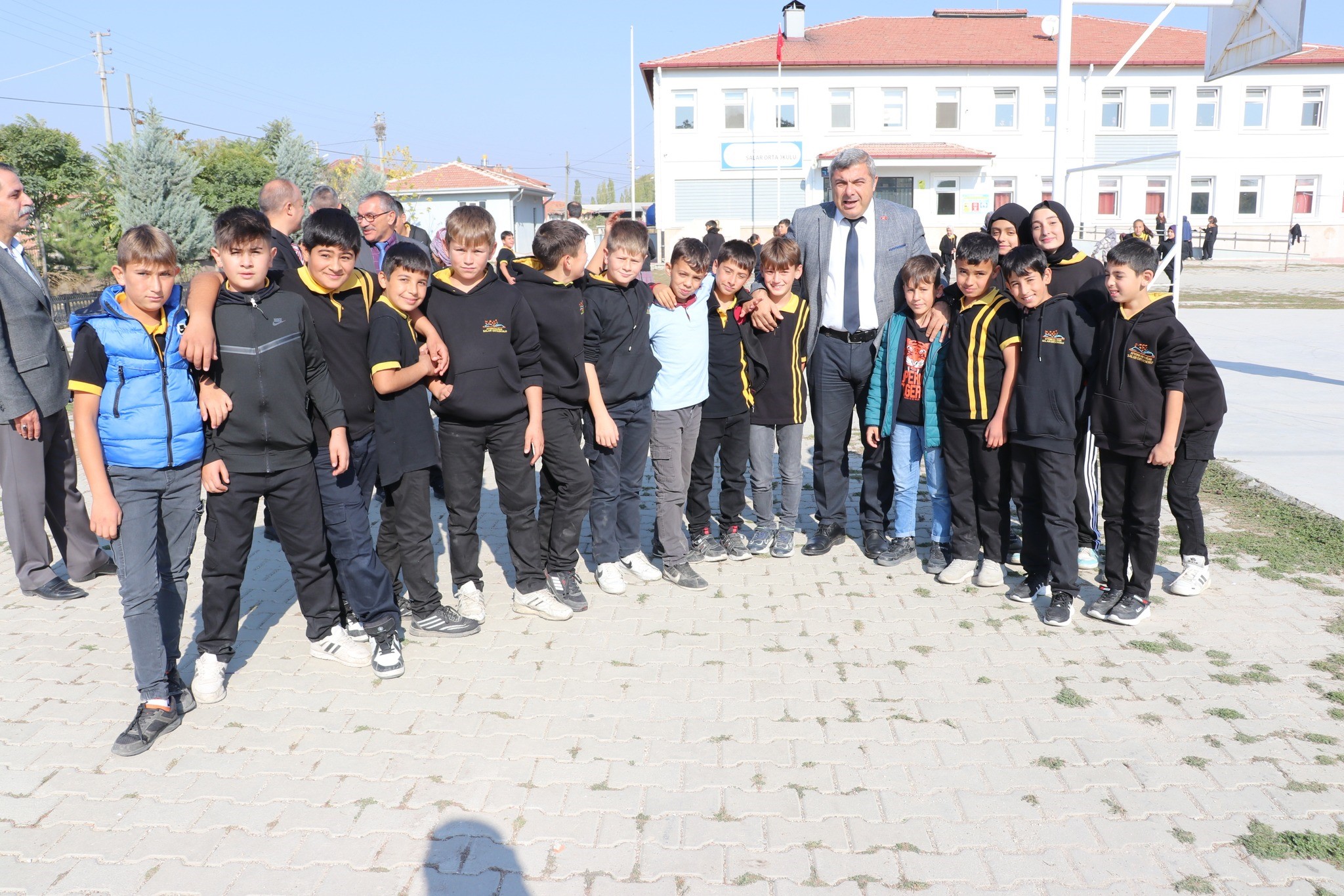 İl Milli Eğitim Müdürü Miraç Sünnetci Afyonkarahisar Merkeze bağlı Salar Beldesi’nde