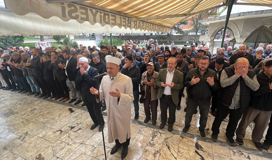 İsrail’in, Filistin’de gerçekleştirdiği katliamda hayatını kaybedenler için Afyonkarahisar’da gıyabi cenaze namazı