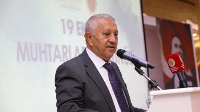 Afyonkarahisar Belediye Başkanı Mehmet Zeybek, kentte mahallelere ciddi alt yapı