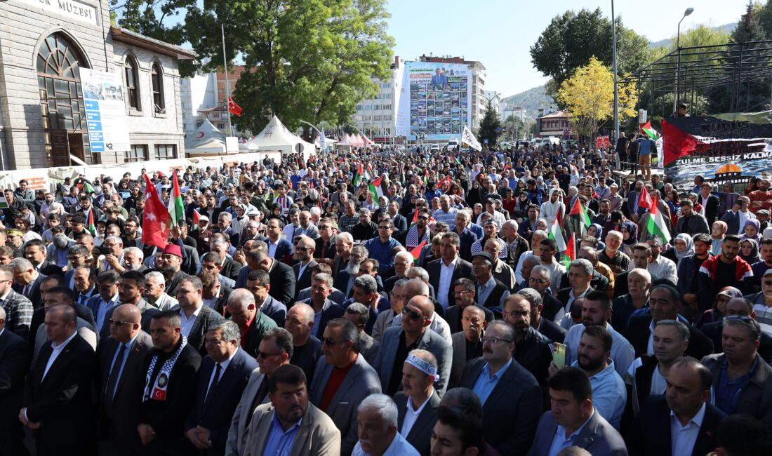 Afyonkarahisar’da Filistin’e destek mitingi gerçekleştirildi. Mitinge çok sayıda sivil toplum