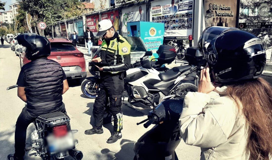 Sürücülere 332 bin lira ceza! Afyonkarahisar’da güvenlik güçleri tarafından yapılan trafik denetiminde 2 bin 800