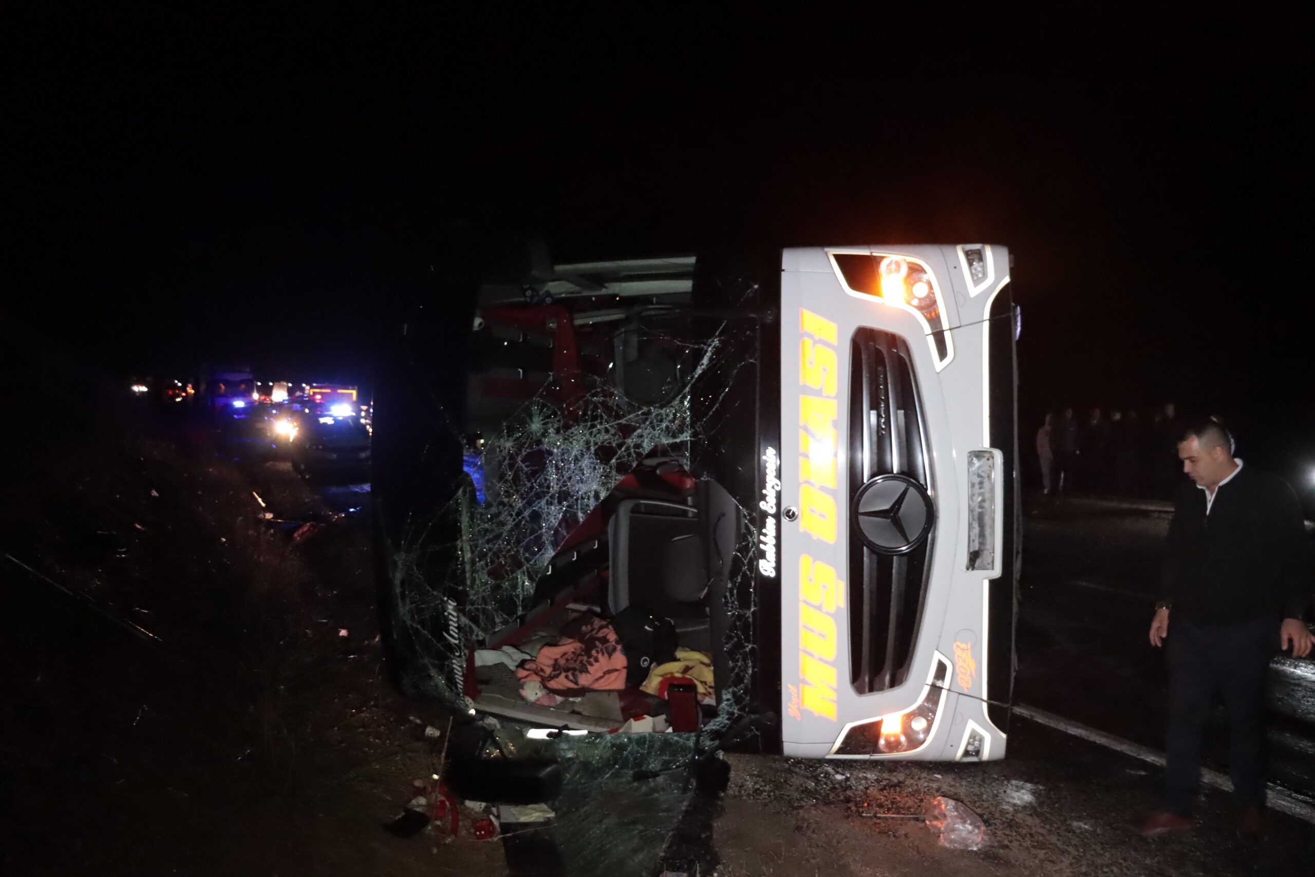 Kayseri’nin Pınarbaşı ilçesinde yolcu otobüsünün devrilmesi sonucu 8’i ağır, 38