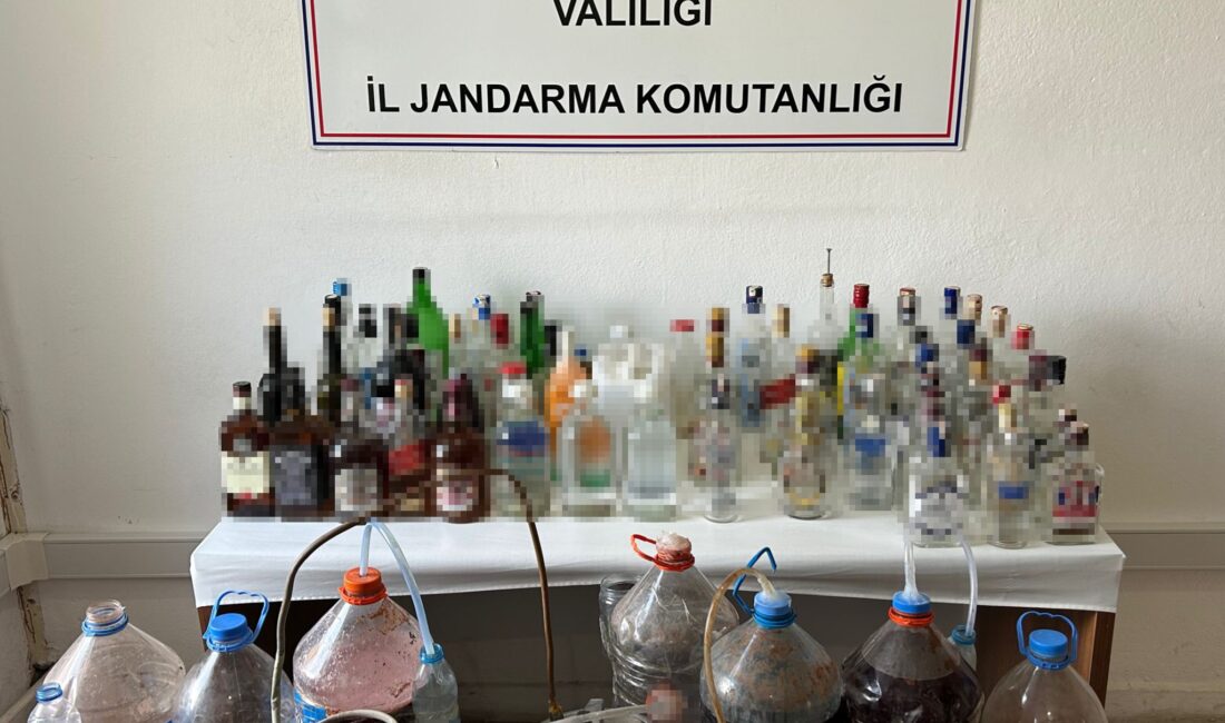 Kaçak alkol üreten şahıs yakalandı Afyonkarahisar’da kaçak alkol ürettiği tespit edilen bir şahıs jandarma ekipleri